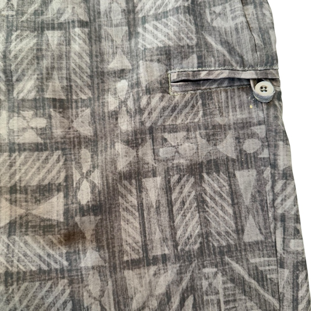 Crazy Shirts Expedition Hybrid Shorts Men 40 x 11” Gray Geometric Hawaiian Cargo - Picture 6 of 13